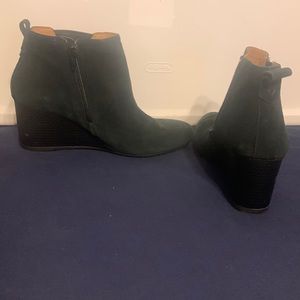 Vionic Black suede wedge ankle boots